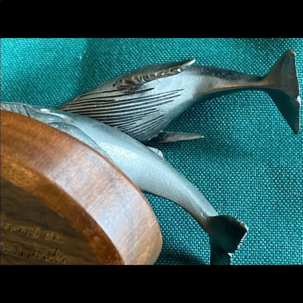 Set of Pewter whales - Picture 9 of 12